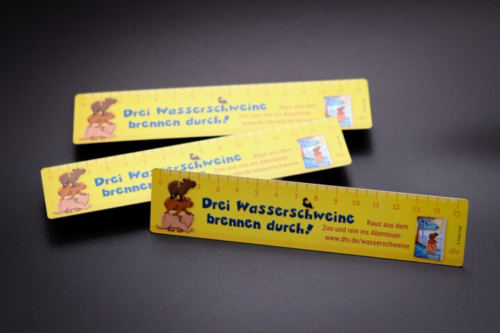 Lineal mit Werbung für ein neues Kinderbuch